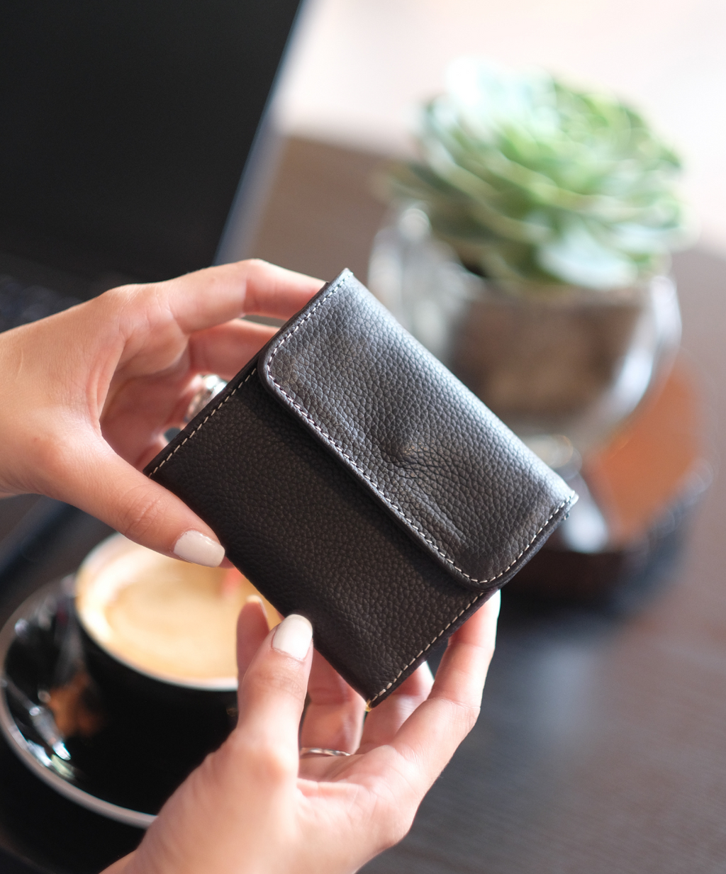 Monedero de Cuero Clásico