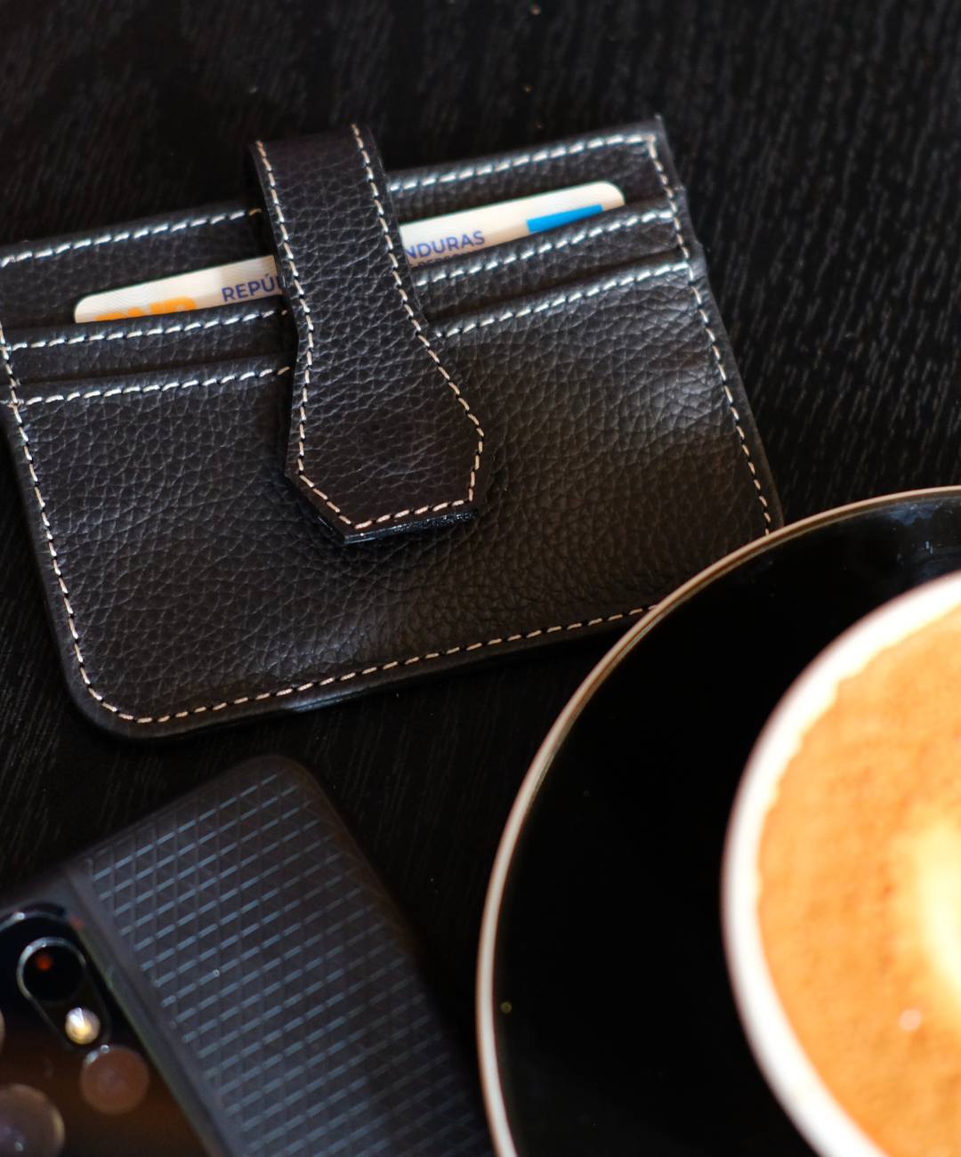 Tarjetero de Cuero clásico broche