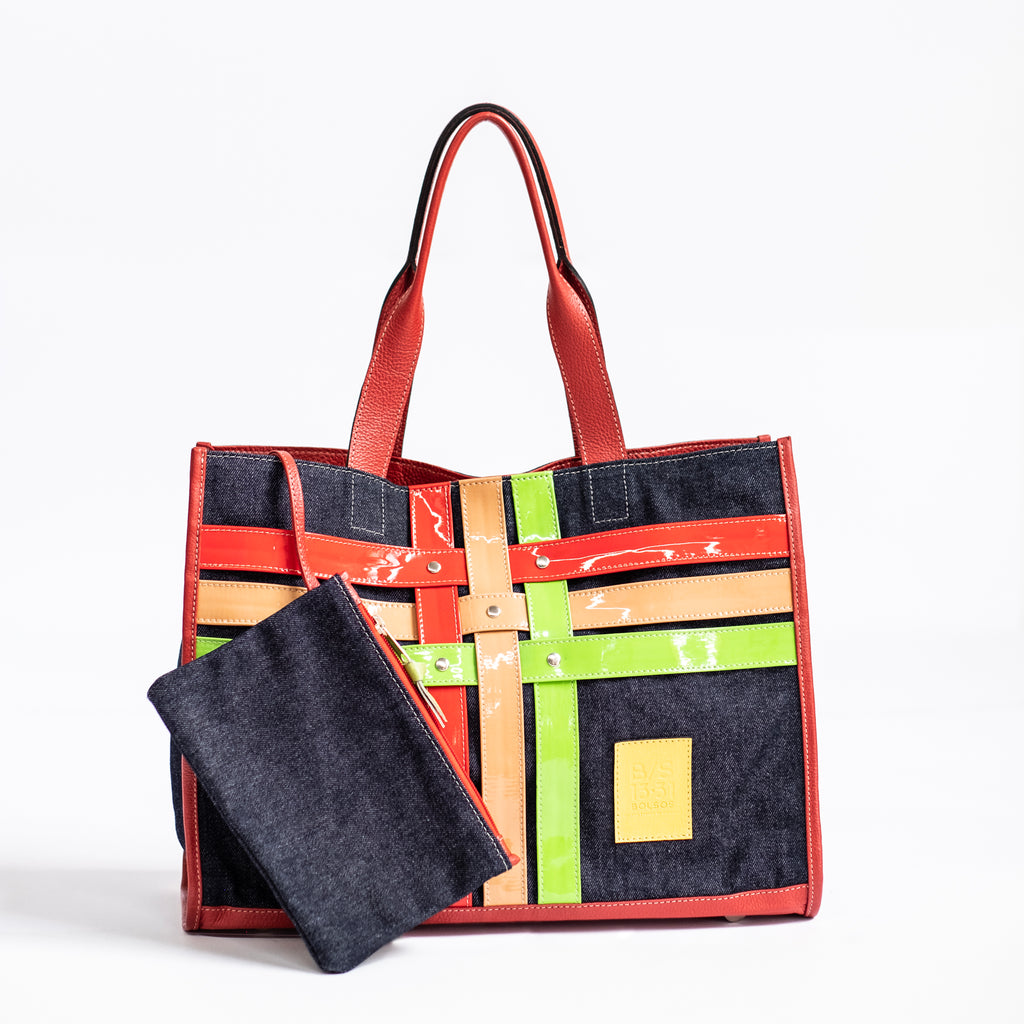Tote Jean Azul Midi con Lineas Geometricas coloridas.