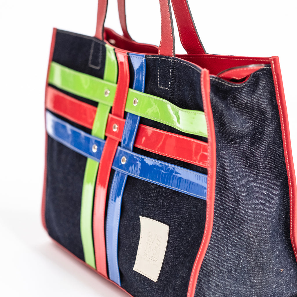 Tote Jean Azul Midi con Lineas Geometricas coloridas.