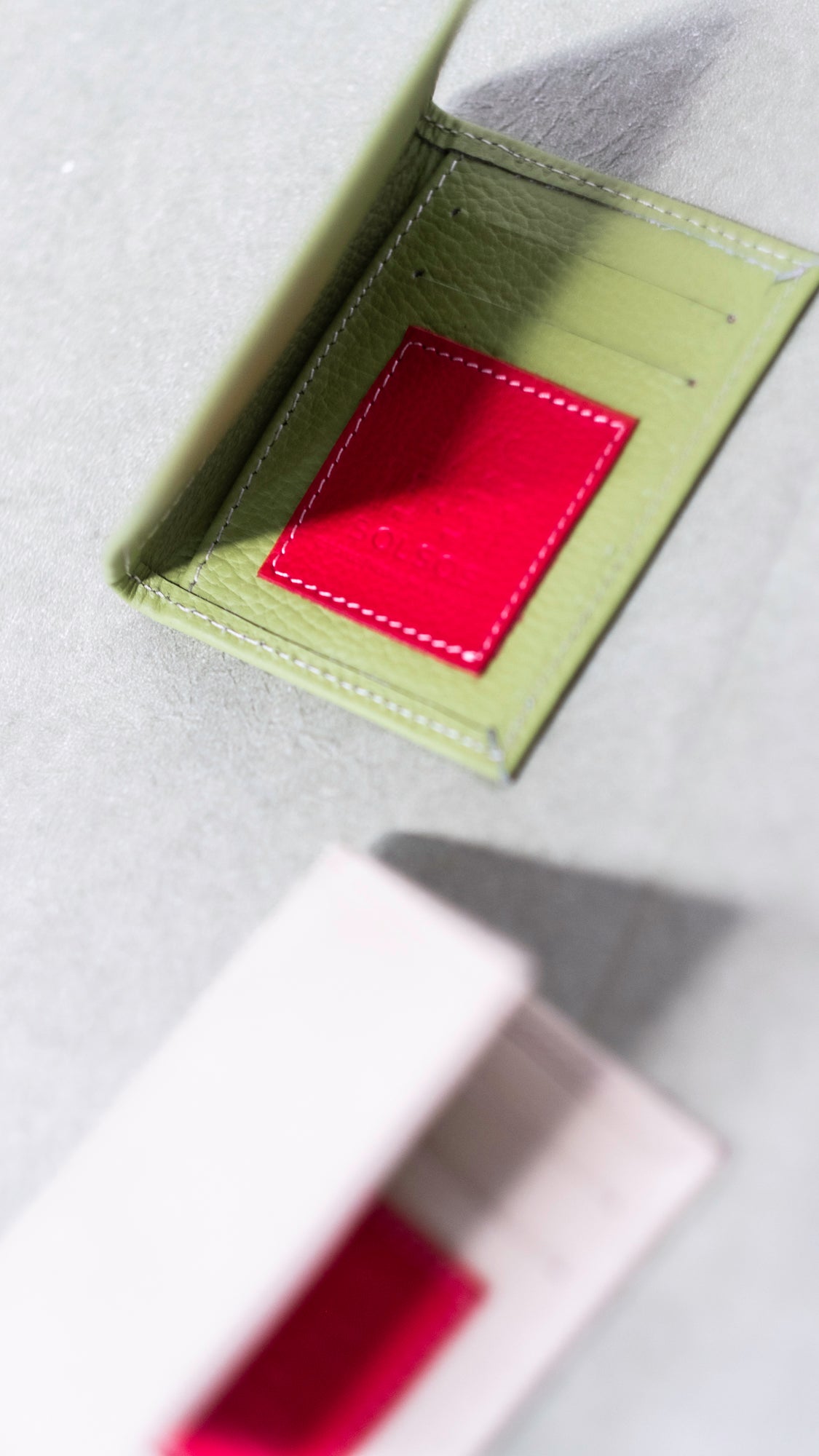 Tarjetero de Cuero Clásico