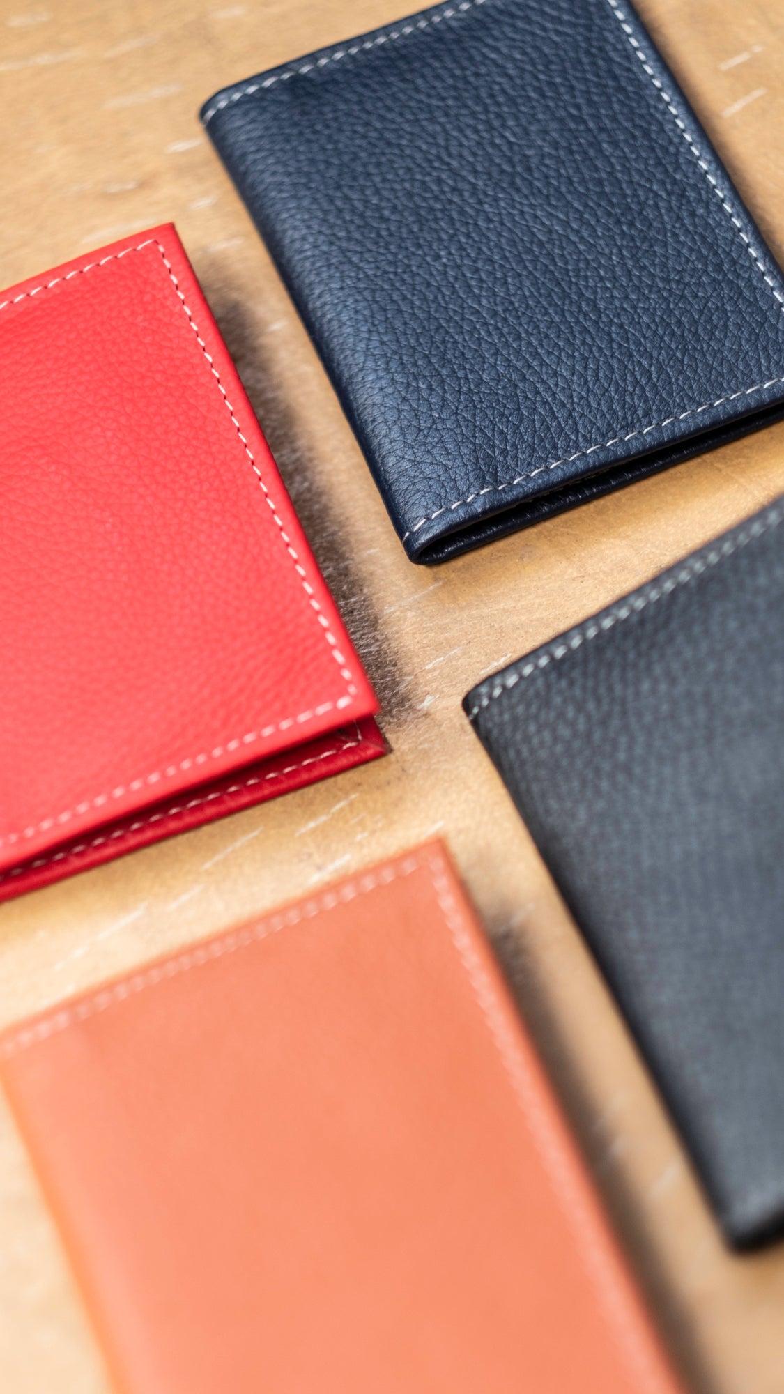 Tarjetero de Cuero Clásico