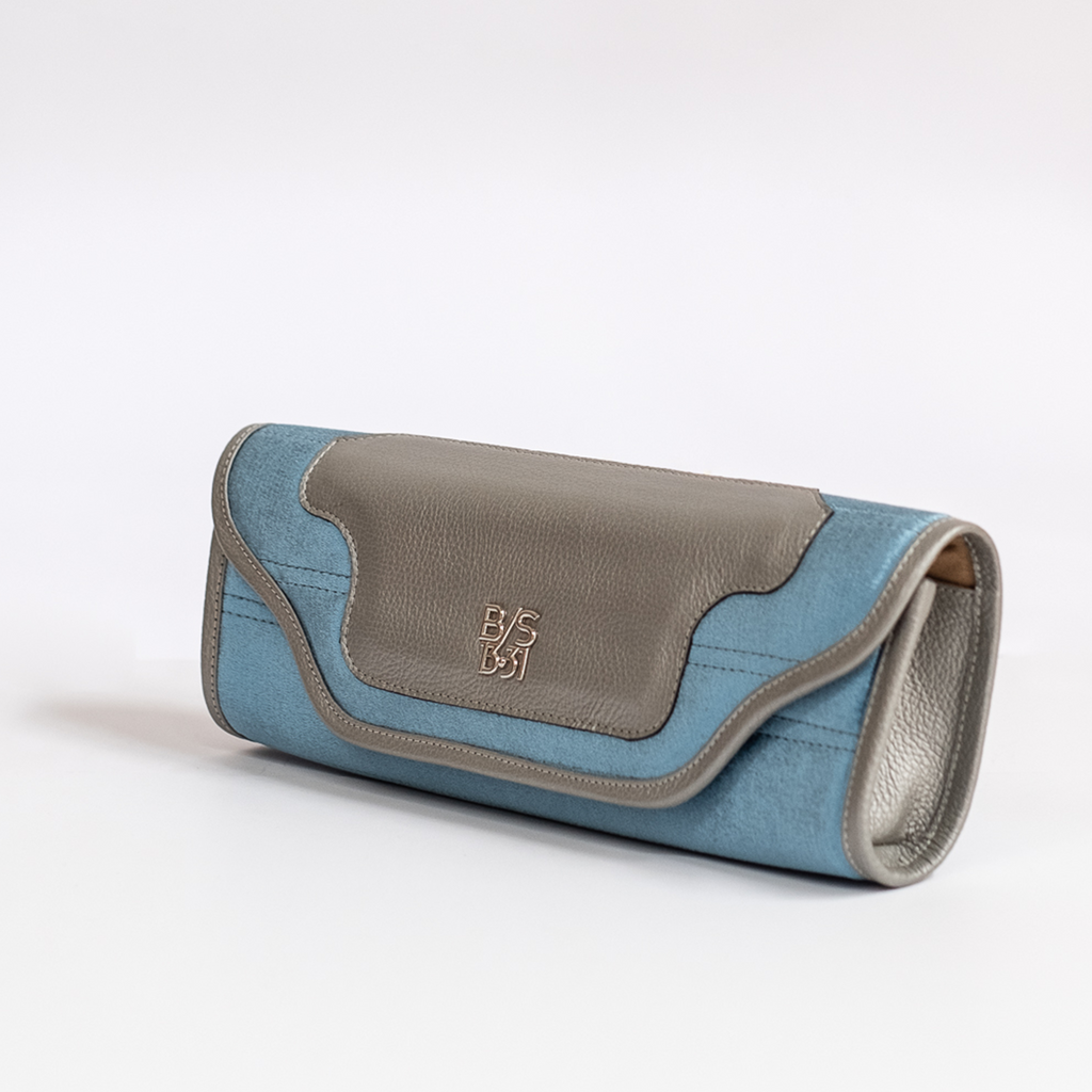 Clutch Baguette Fragmenta Azul con Plata
