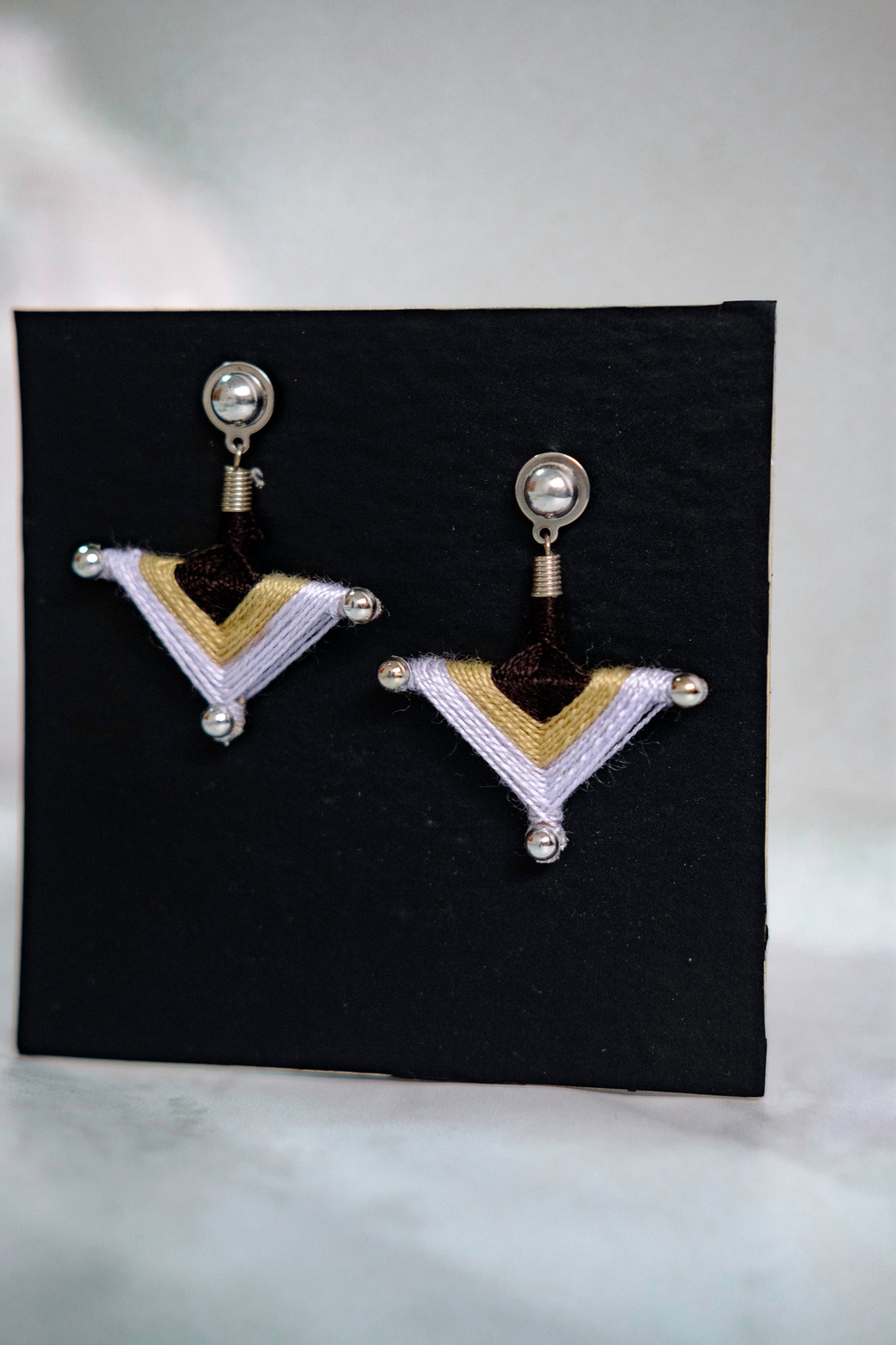 Aretes Joyería Experimental de la Colección ojo de Dios por ANA LOW