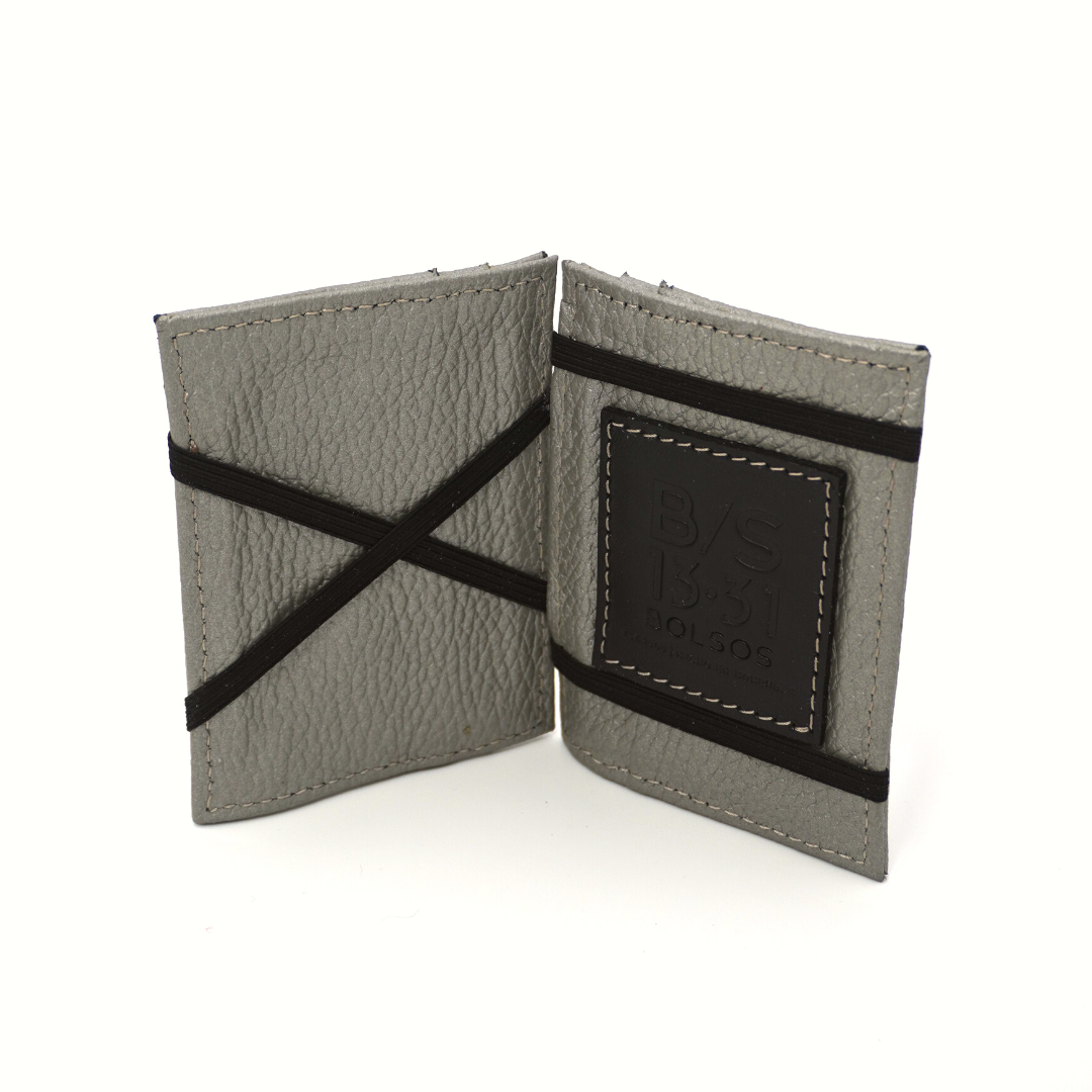 Tarjetero de Cuero Mágico