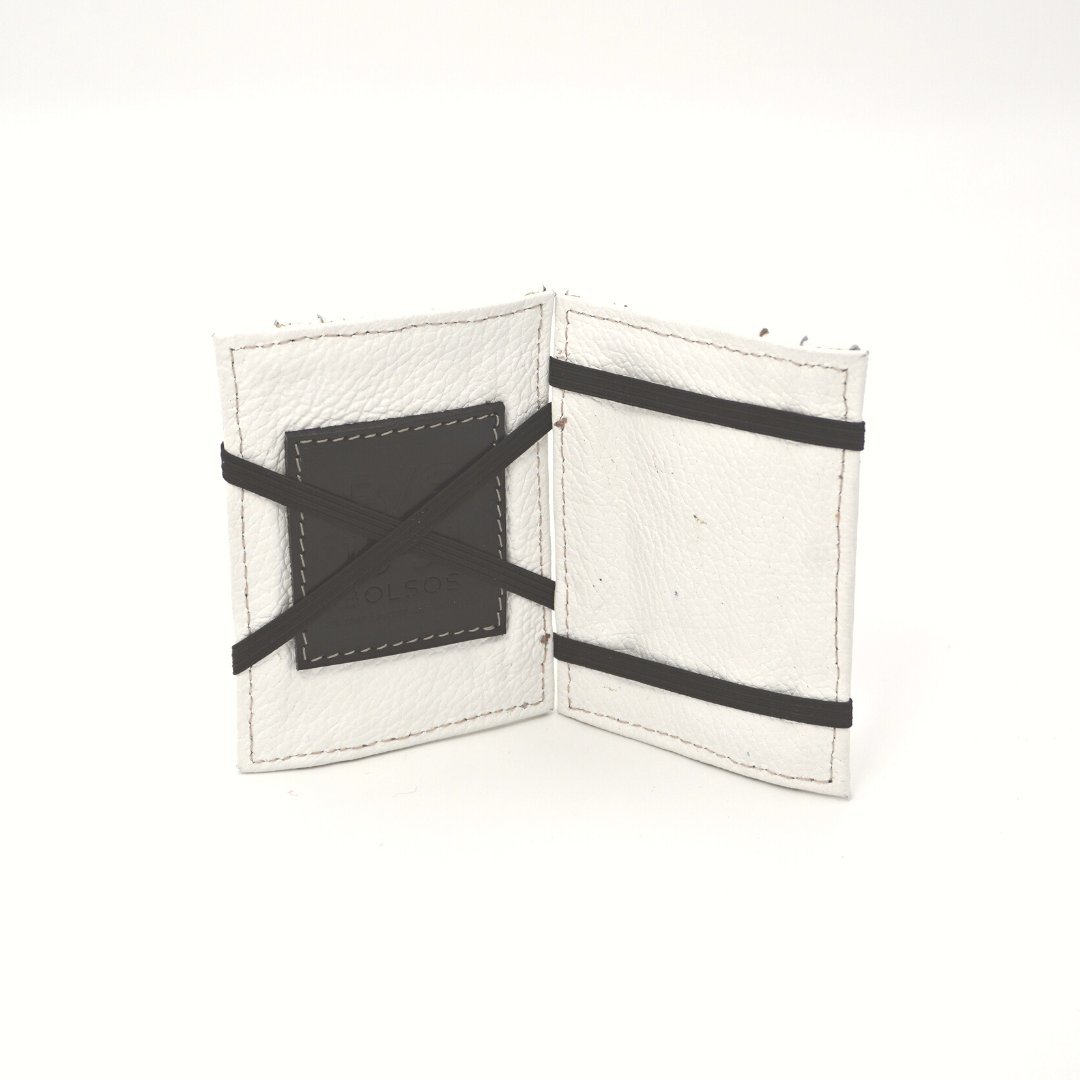 Tarjetero de Cuero Mágico