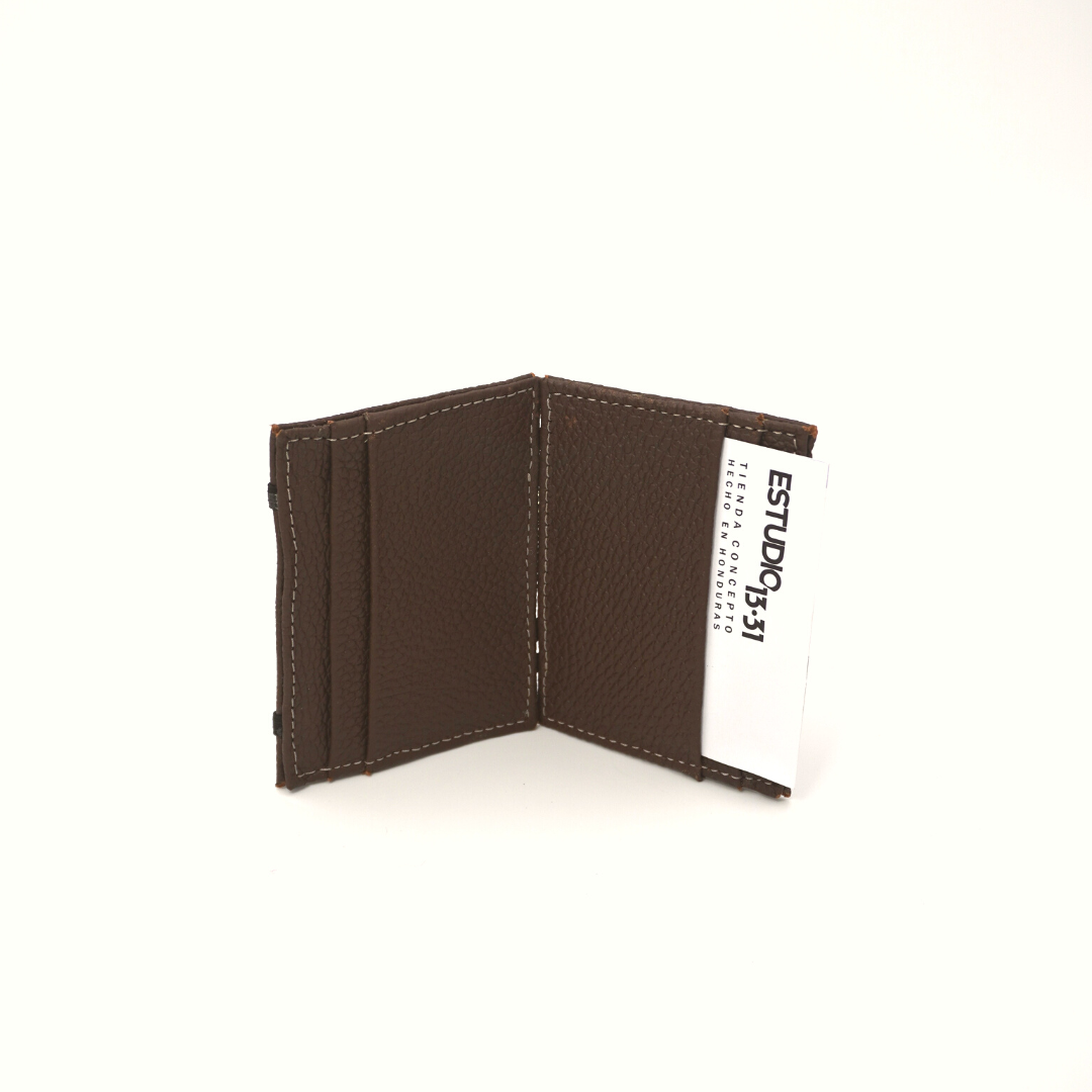 Tarjetero de Cuero Mágico